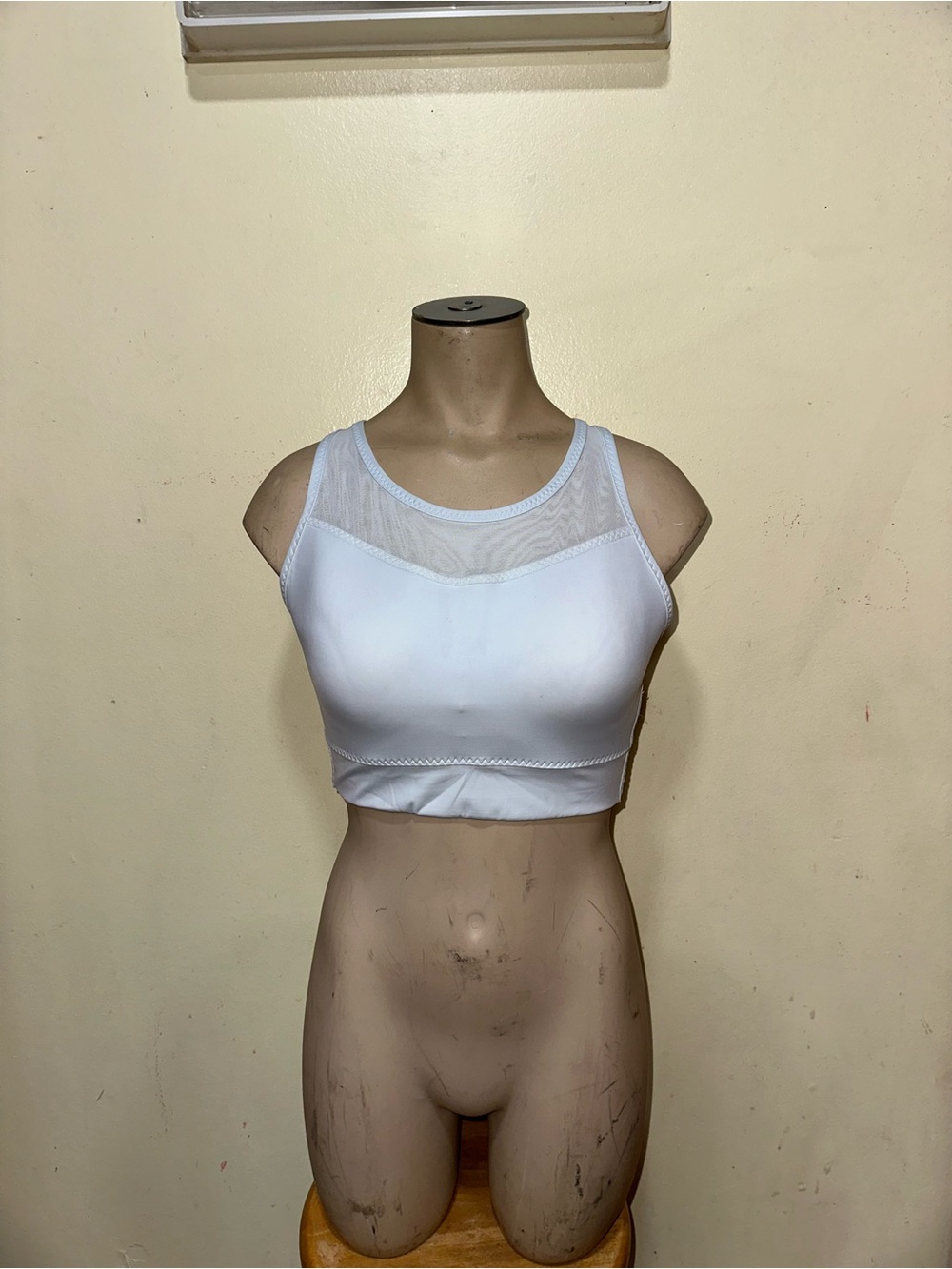 Woman’s Athleta athletic sports bra